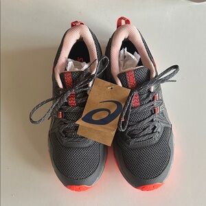 ASICS Gel Venture 8 women's sneakers -- NEW, gray/ginger peach, W 7.5